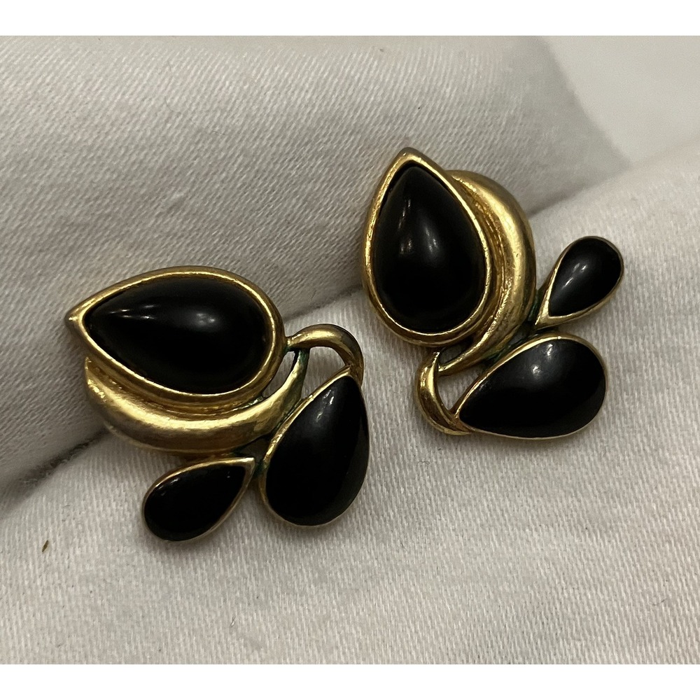 VTG Estate Trifari Swirl Teardrop Gold Tone Triple Black Cabochon Earrings - Picture 2 of 8